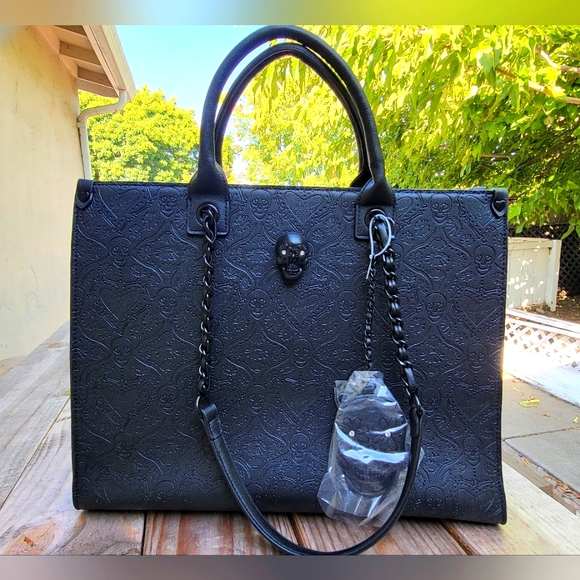 BETSEY JOHNSON 💀 BLACK XOKIARA EMBOSSED SKULL💀BAG - Picture 1 of 15